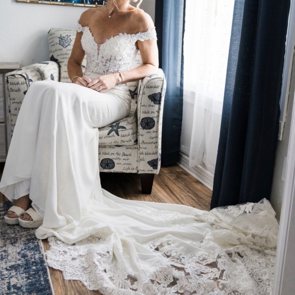 Sophia Thomas Wedding Dress - Picture 7 of 7